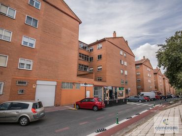 Pis amb ascensor en venda a Calle Agustin Rodriguez Sahagun 12
