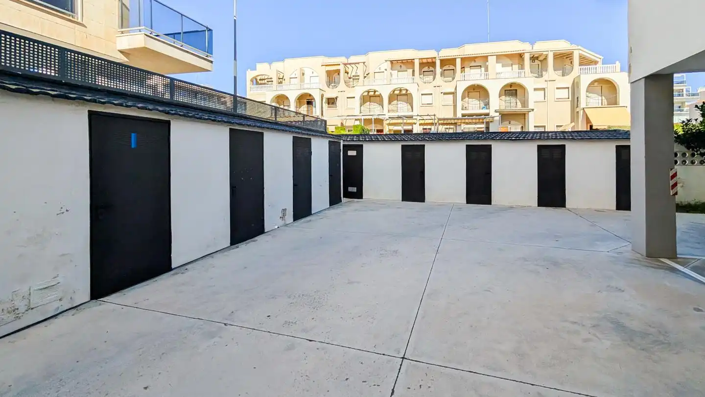 Parking de Piso en venta en Santa Pola con Terraza, Trastero y Amueblado