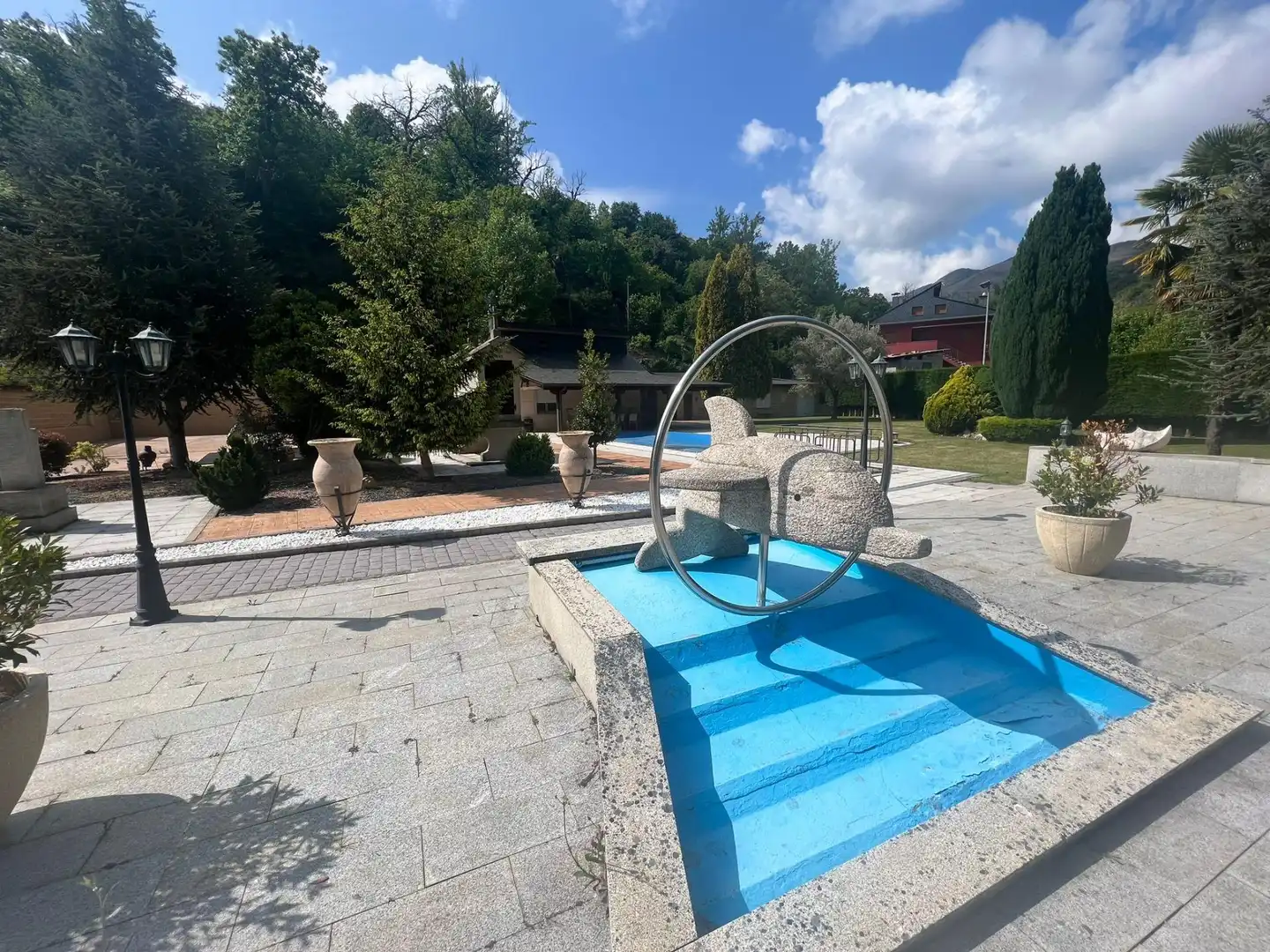 Piscina de Casa o xalet en venda en Ponferrada amb Jardí privat i Moblat