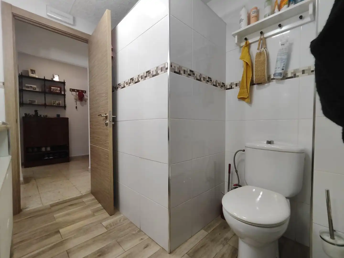 Bany de Pis en venda en Torremolinos amb Aire condicionat, Jardí privat i Terrassa