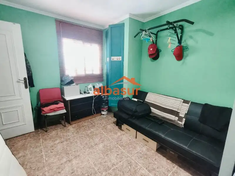 Dormitori de Casa adosada en venda en Córdoba amb Aire condicionat, Terrassa i Traster