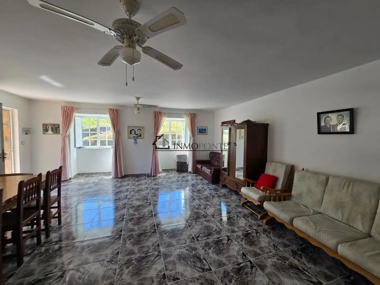 Sala de estar de Casa o chalet en venta en Campo Lameiro con Jardín privado, Terraza y Balcón