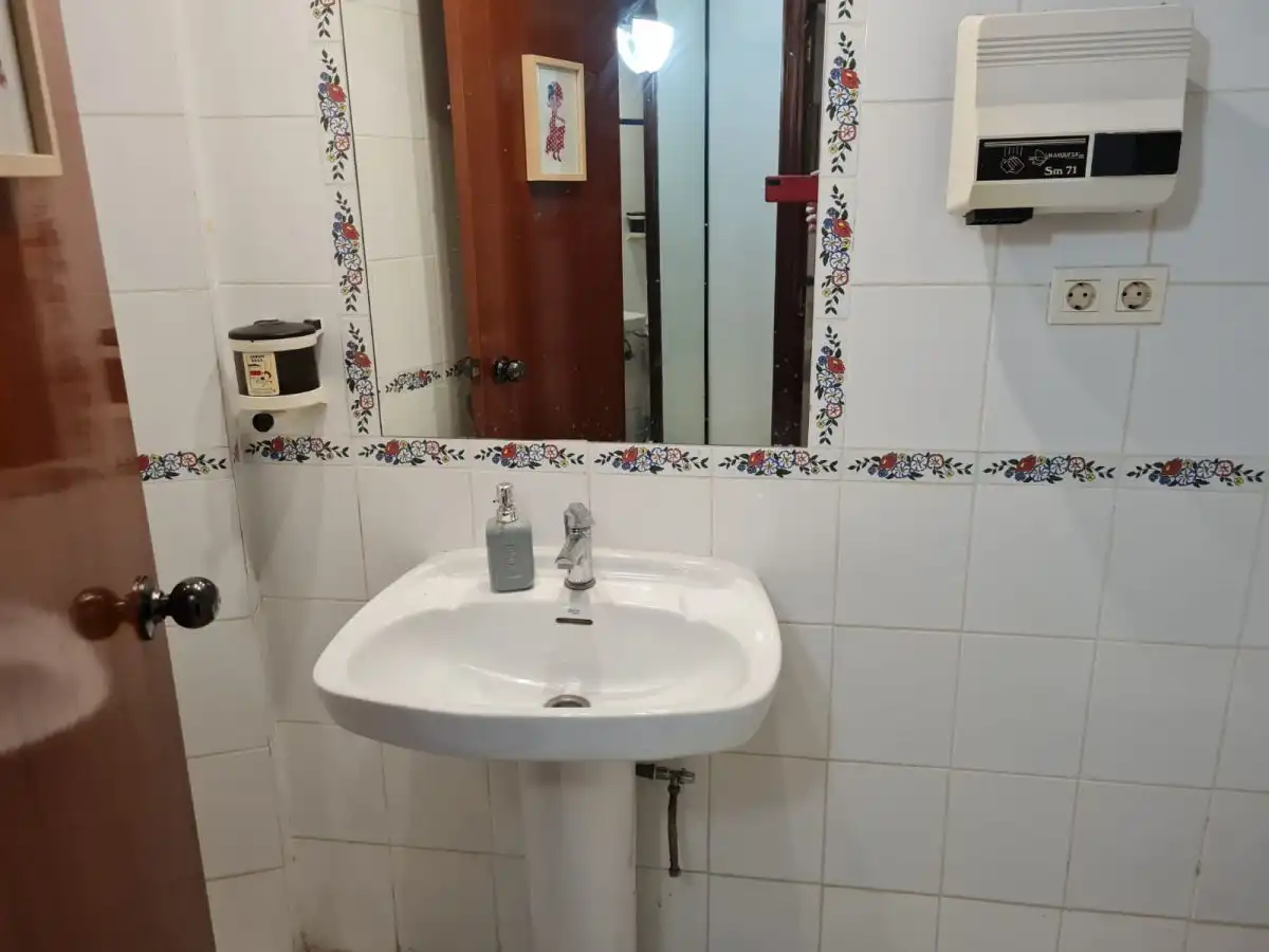 Badezimmer von Geschaftsraum zum Verkauf in Castellón de la Plana / Castelló de la Plana mit Klimaanlage