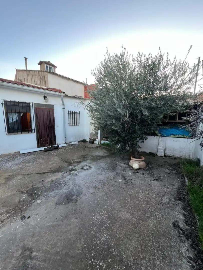 Casa o chalet en venta en El Picazo   con Terraza, Amueblado y Balcón