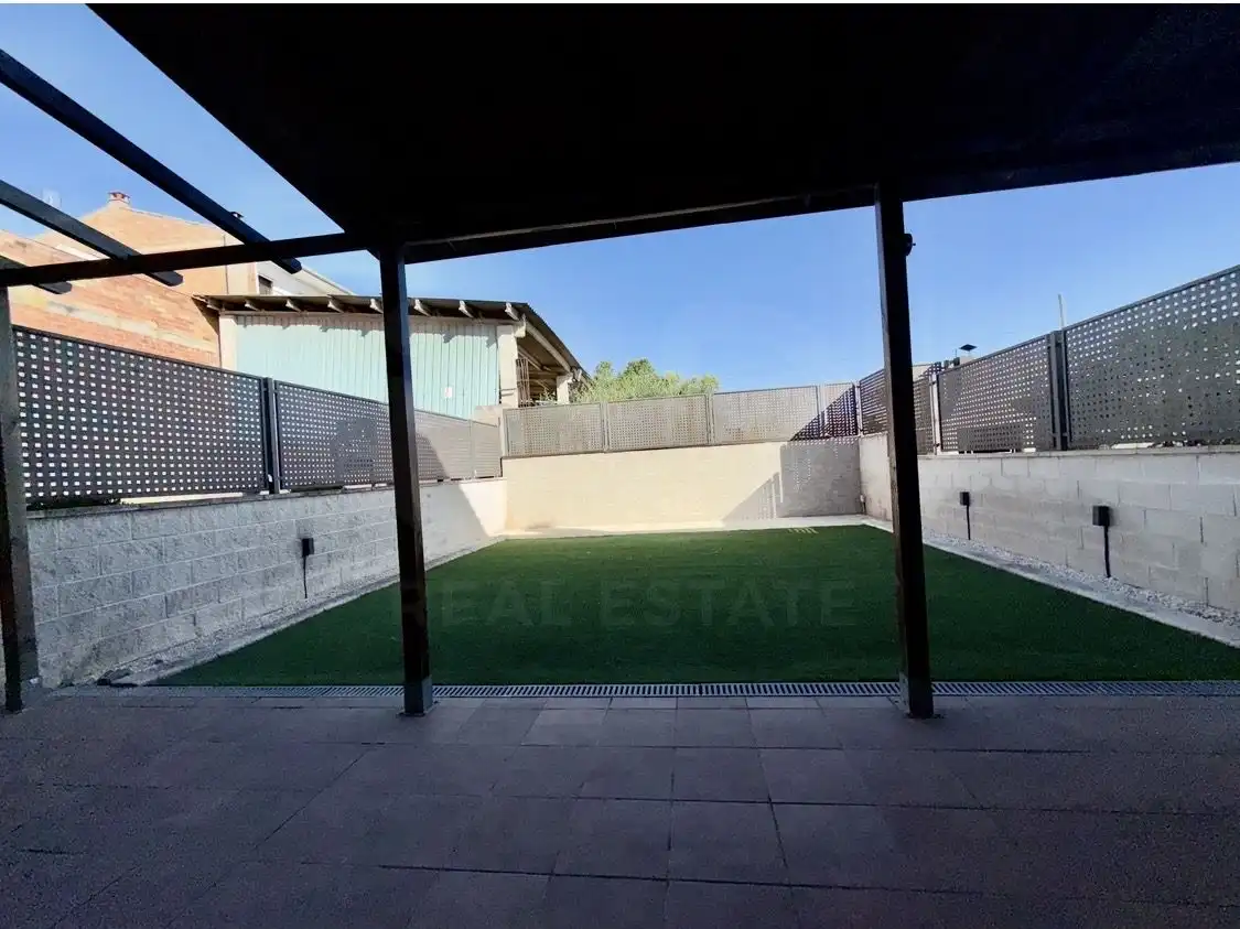 Casa aparellada en venda a Balaguer, imagen 6