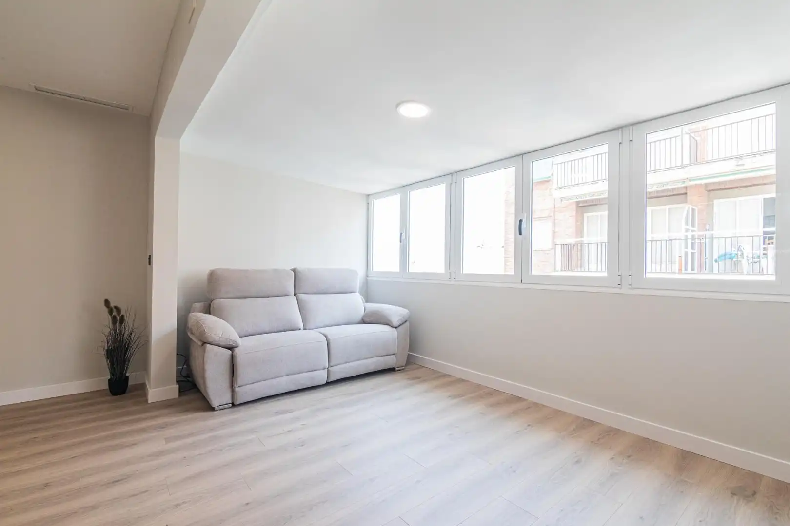 Wohnzimmer von Dachboden zum Verkauf in Santa Pola mit Klimaanlage