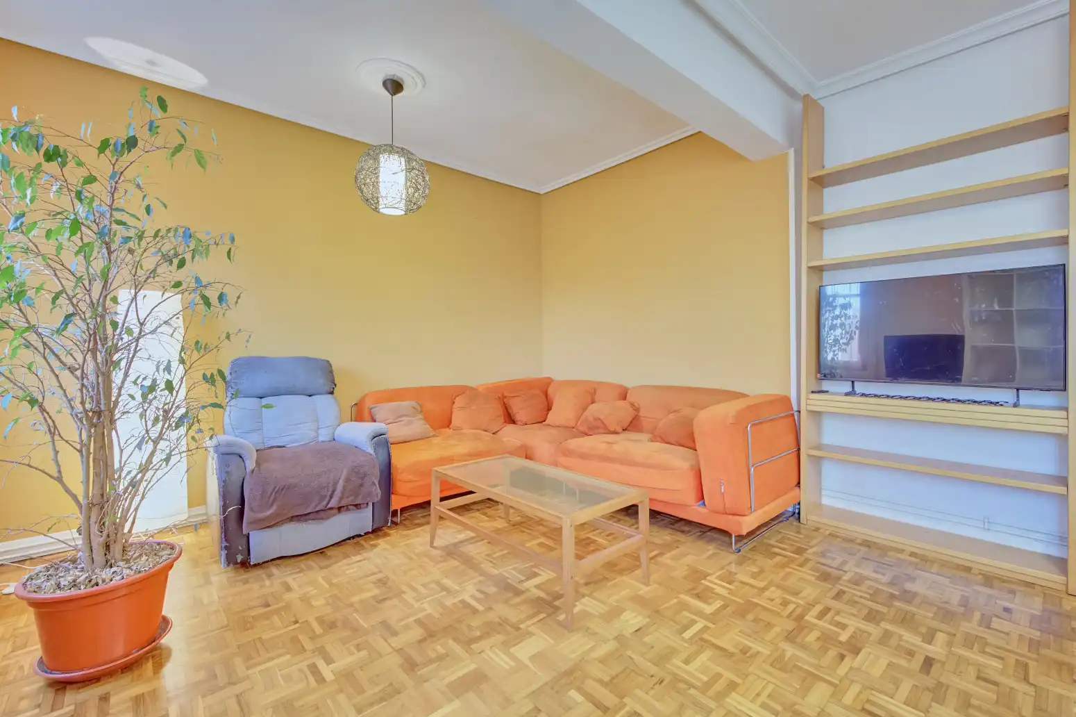 Living room of Flat for sale in  Pamplona / Iruña  with Heating and Parquet flooring