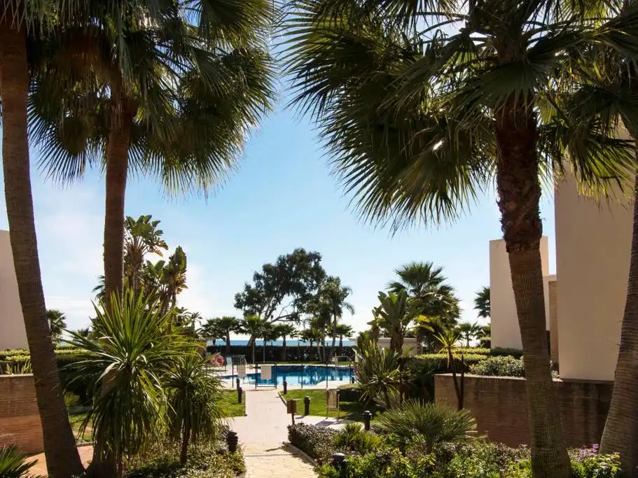 Jardí de Apartament de lloguer en Estepona amb Aire condicionat, Calefacció i Jardí privat