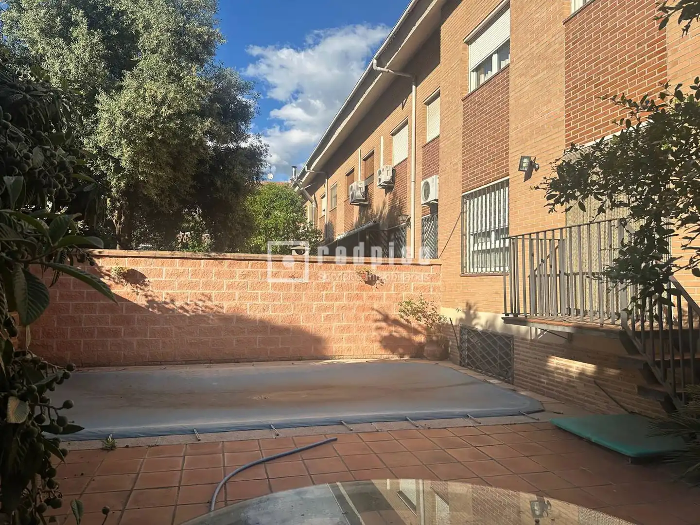 Vista exterior de Casa o xalet en venda en Azuqueca de Henares amb Aire condicionat, Calefacció i Jardí privat