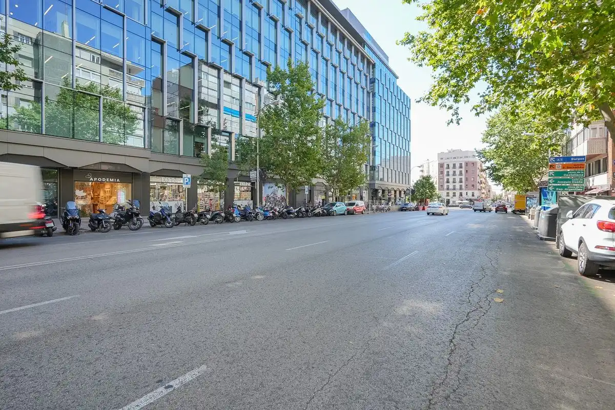 Vista exterior de Pis en venda en Madrid amb Aire condicionat i Calefacció