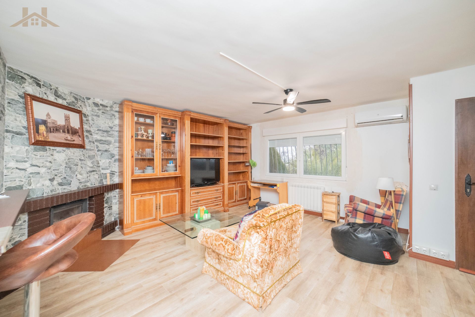 Sala de estar de Casa o chalet en venta en Navalagamella con Aire acondicionado, Calefacción y Jardín privado