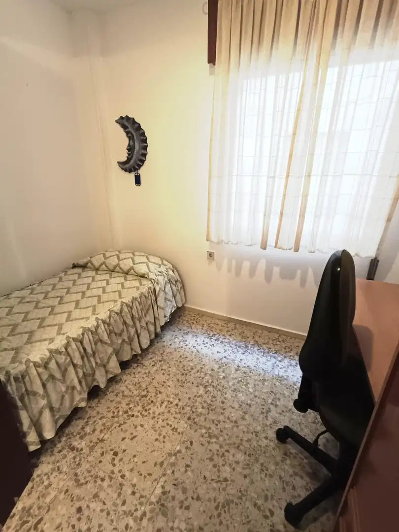 Bedroom of Flat for sale in Córdoba  with Air Conditioner and Balcony