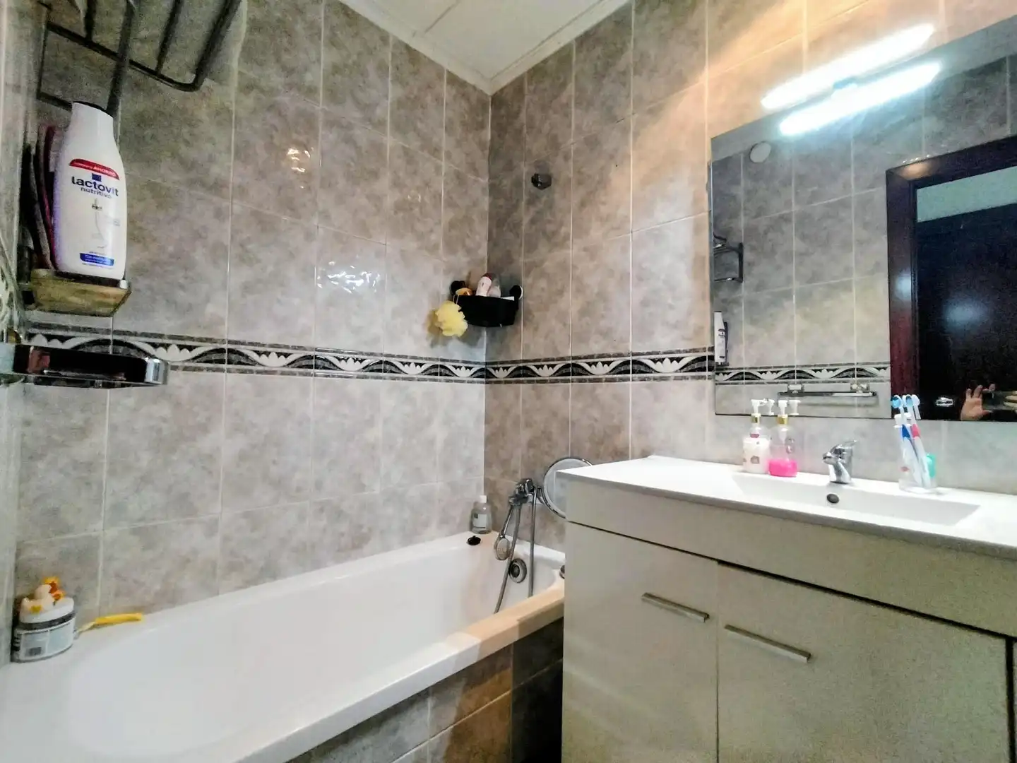 Bany de Apartament en venda en Castelldefels amb Aire condicionat i Terrassa