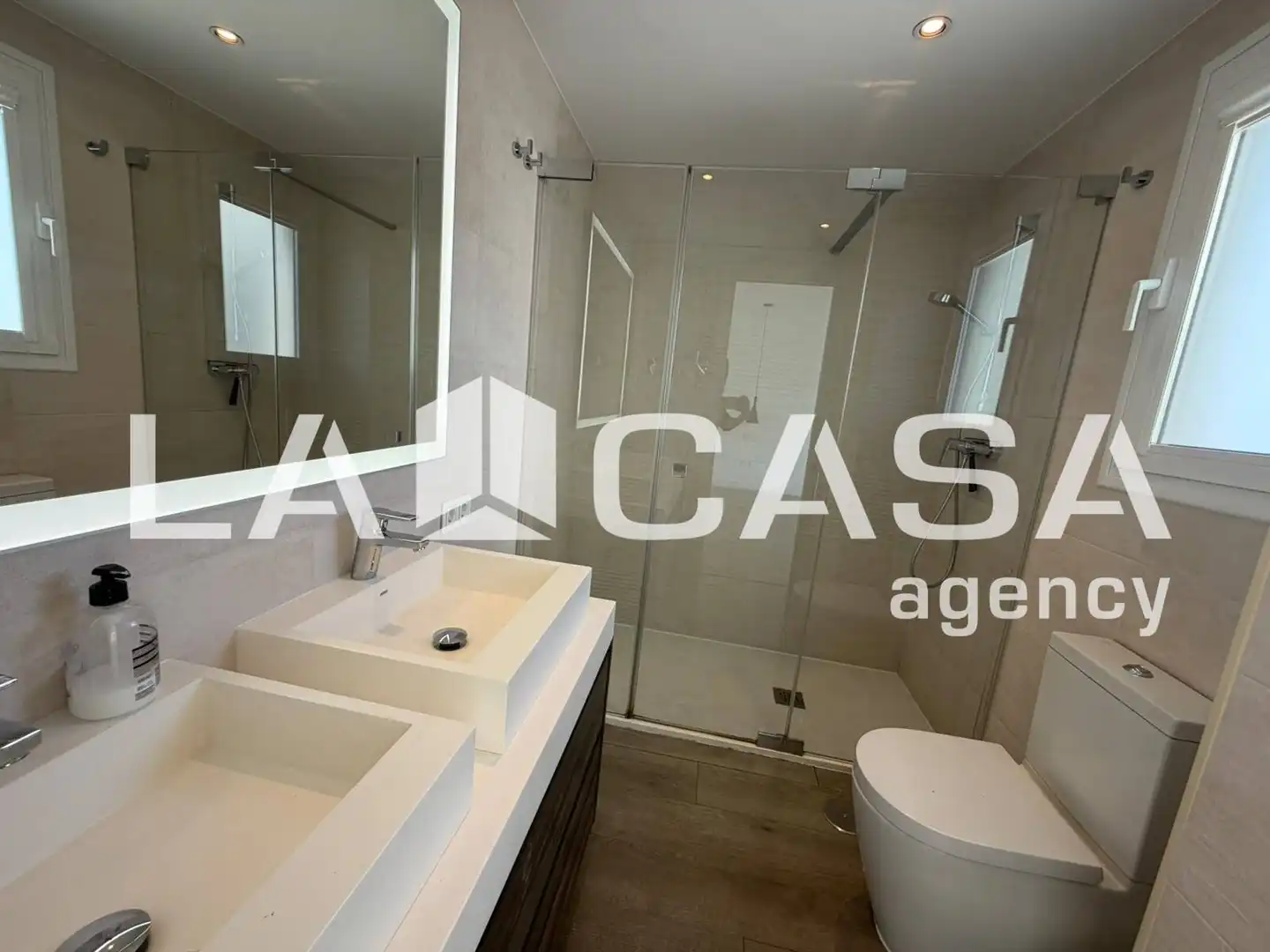 Semi-detached house for sale in Entrenúcleos, imagen 27
