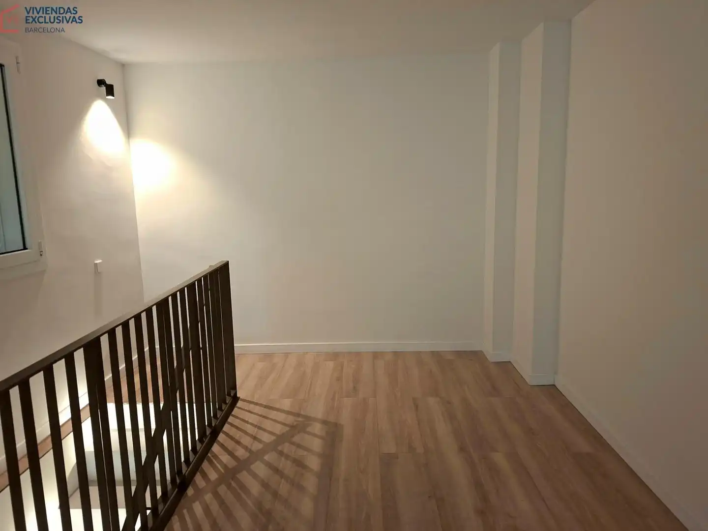 Dúplex en venta en Barcelona con Parquet, Balcón y Alarma