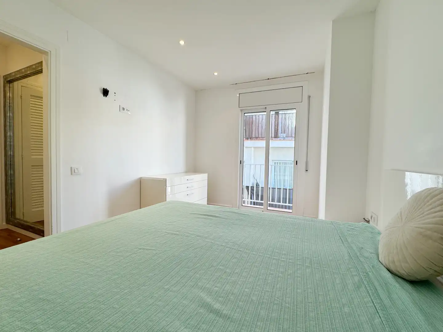 Schlafzimmer von Wohnungen zum Verkauf in L'Escala mit Klimaanlage, Heizung und Parkett