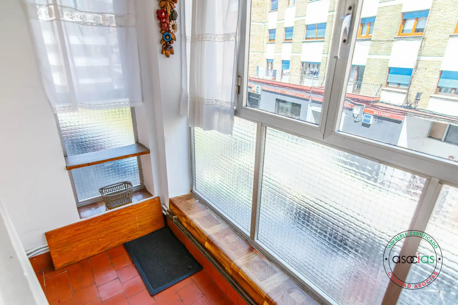 Terrassa de Pis en venda en Oviedo  amb Calefacció, Parquet i Moblat