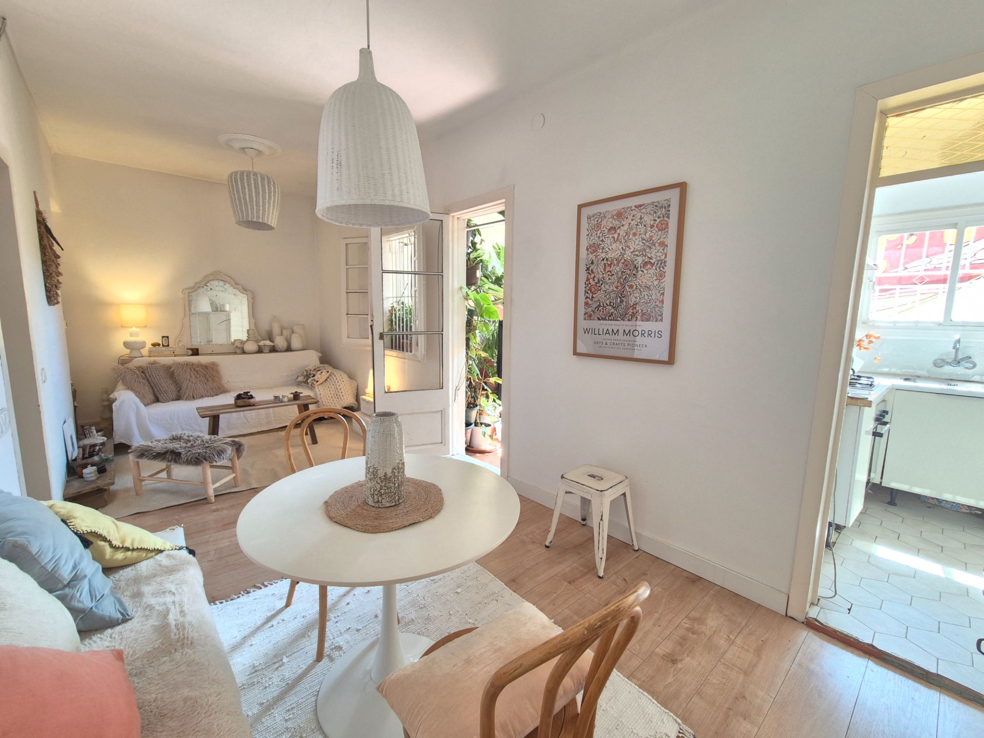 Sala d'estar de Pis en venda en  Barcelona Capital amb Terrassa, Forn i Balcó