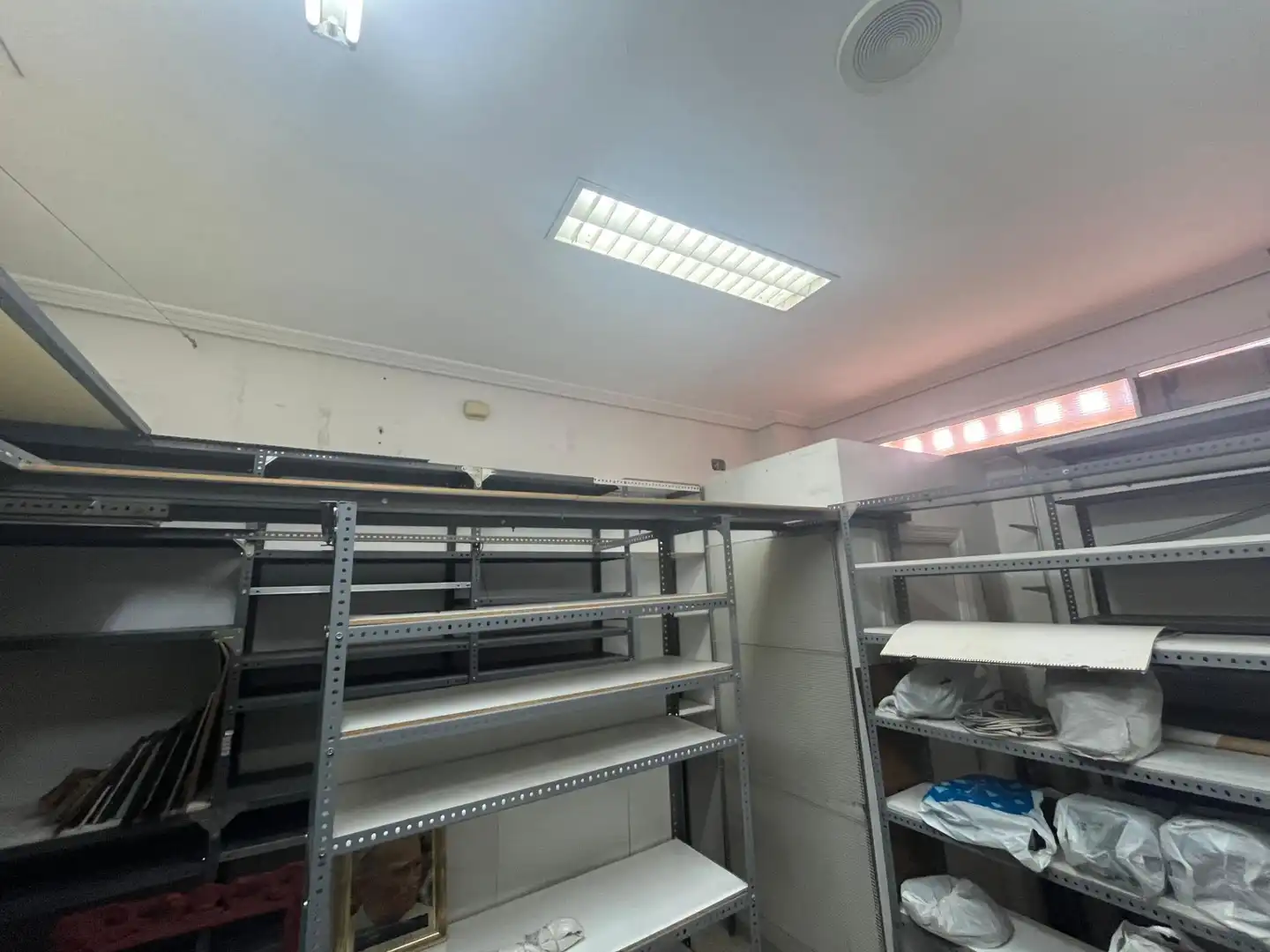 Local en venta en Sevilla con Aire acondicionado y Amueblado