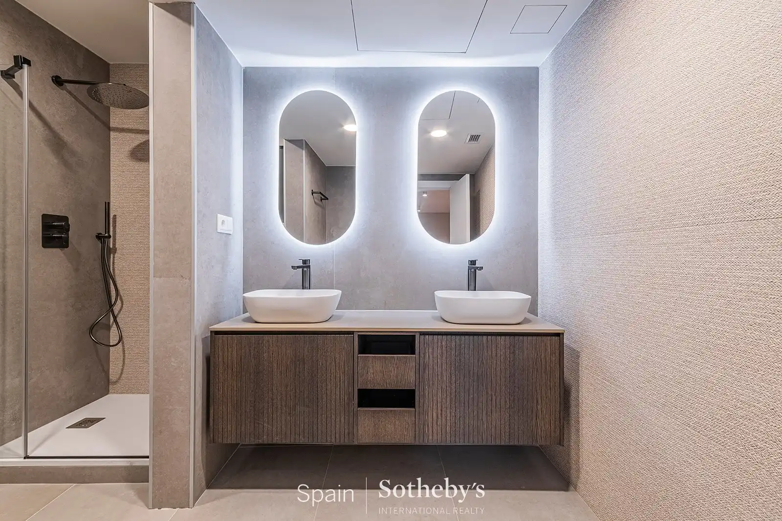 Bany de Apartament en venda en Barcelona amb Aire condicionat, Calefacció i Terrassa