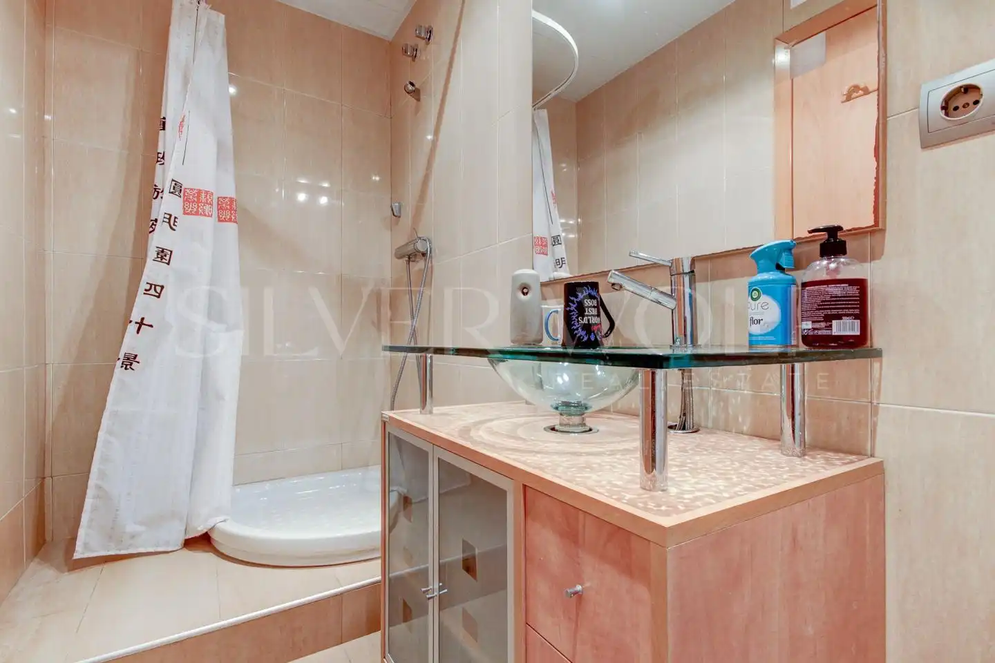 Baño de Casa o chalet en venta en Vallirana con Aire acondicionado, Calefacción y Jardín privado
