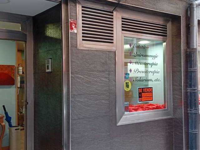 Local comercial en Venta en Poetā Diez Gābiño Kāleā, 13 en La Florida