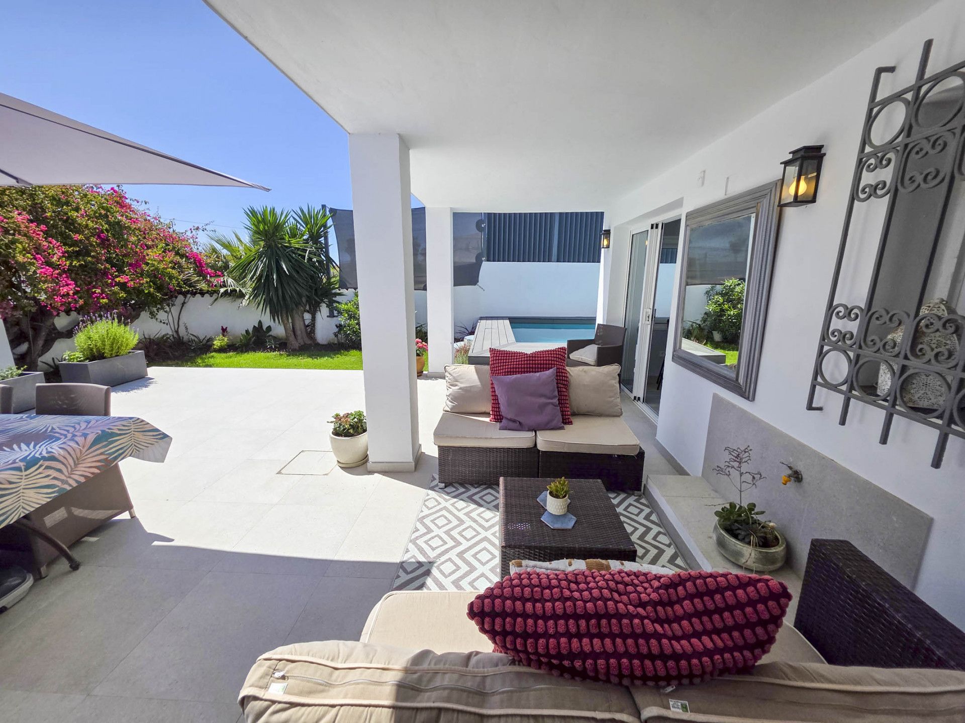 Terrace of House or chalet for sale in Estepona  with Air Conditioner, Private garden and Terrace