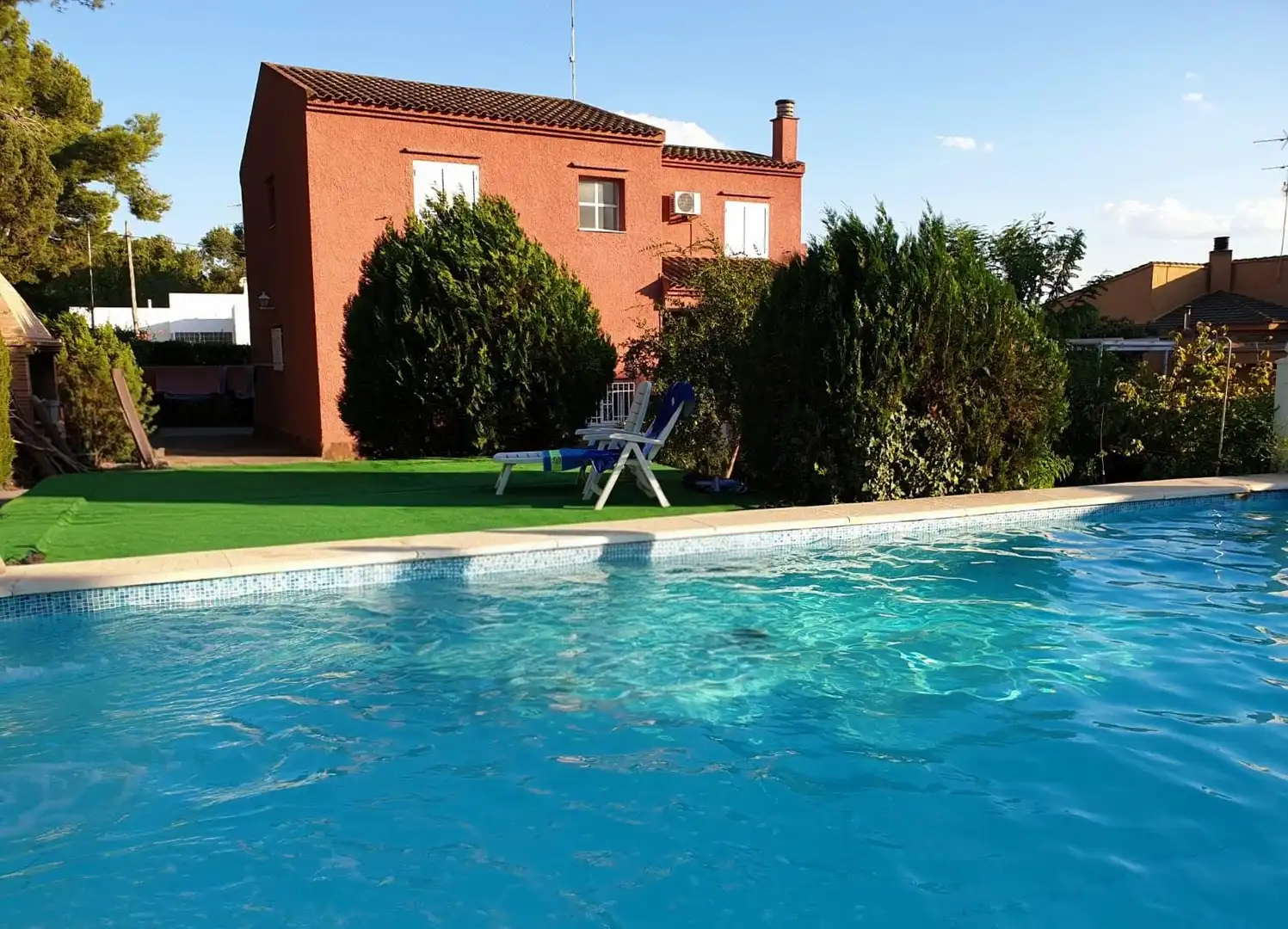Piscina de Casa o chalet en venta en Chiva con Aire acondicionado, Jardín privado y Terraza