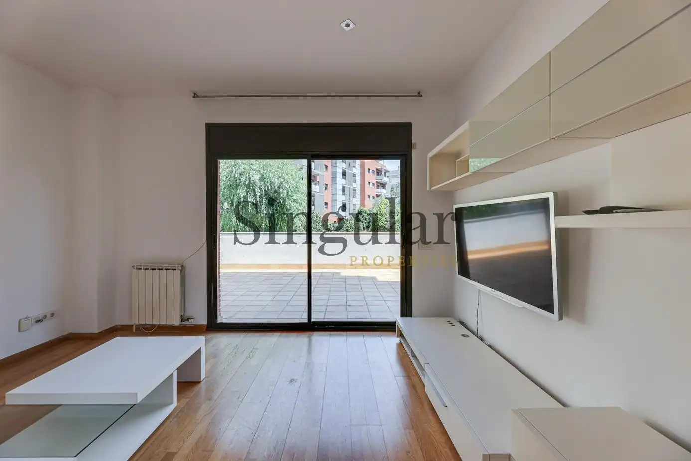 Sala d'estar de Pis en venda en Sant Cugat del Vallès amb Jardí privat, Terrassa i Traster