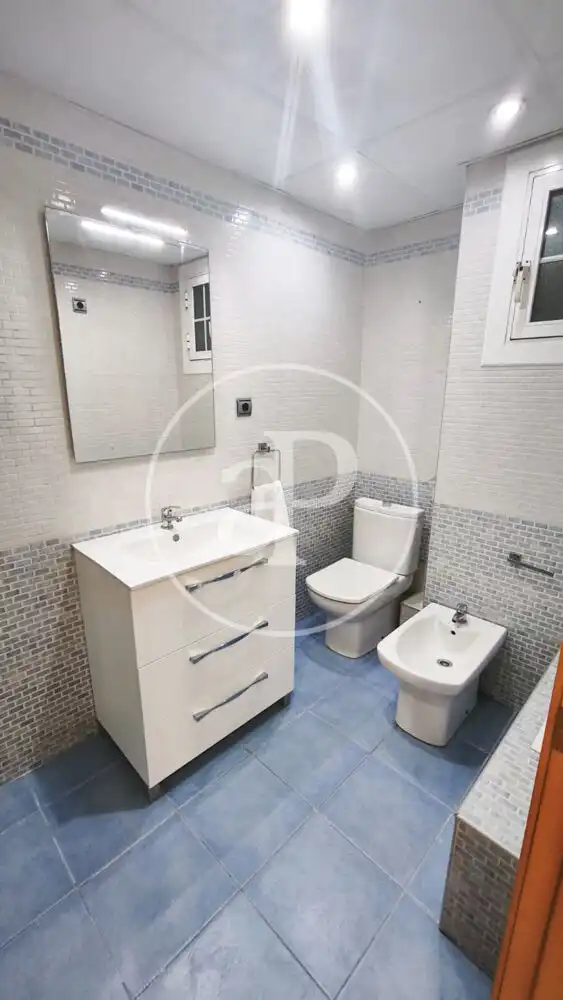 Baño de Piso en venta en Valencia con Calefacción y Balcón