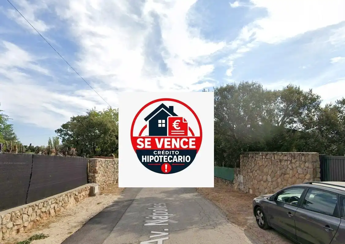 House with pool for sale in Eurovillas