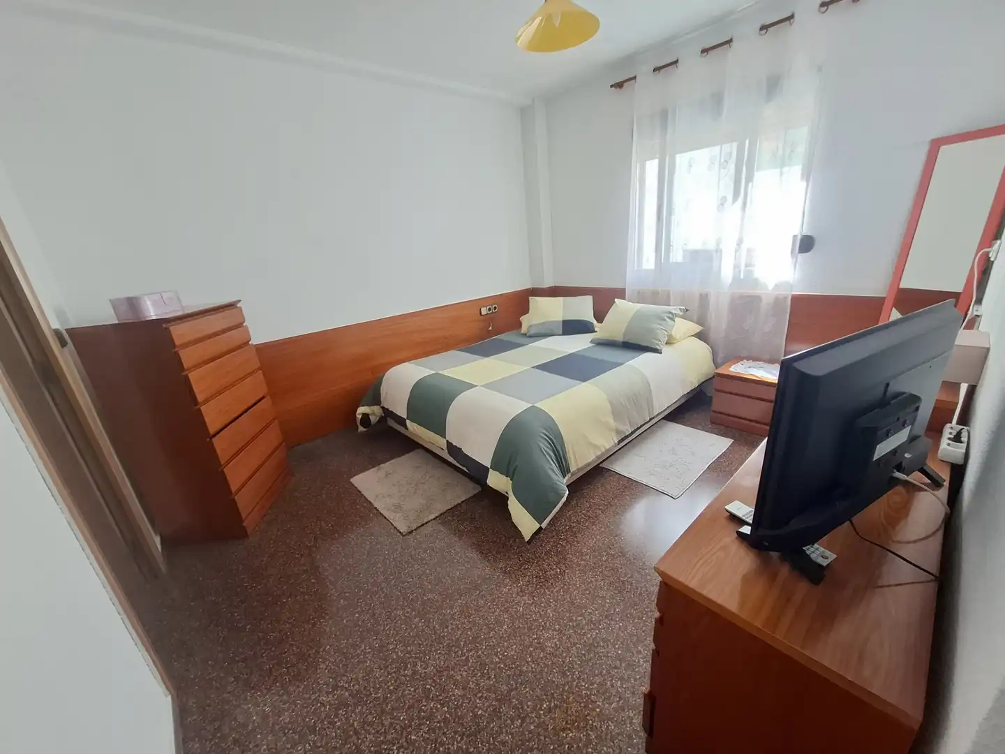 Bedroom of Flat for sale in Valencia  with Air Conditioner, Furnished and Oven
