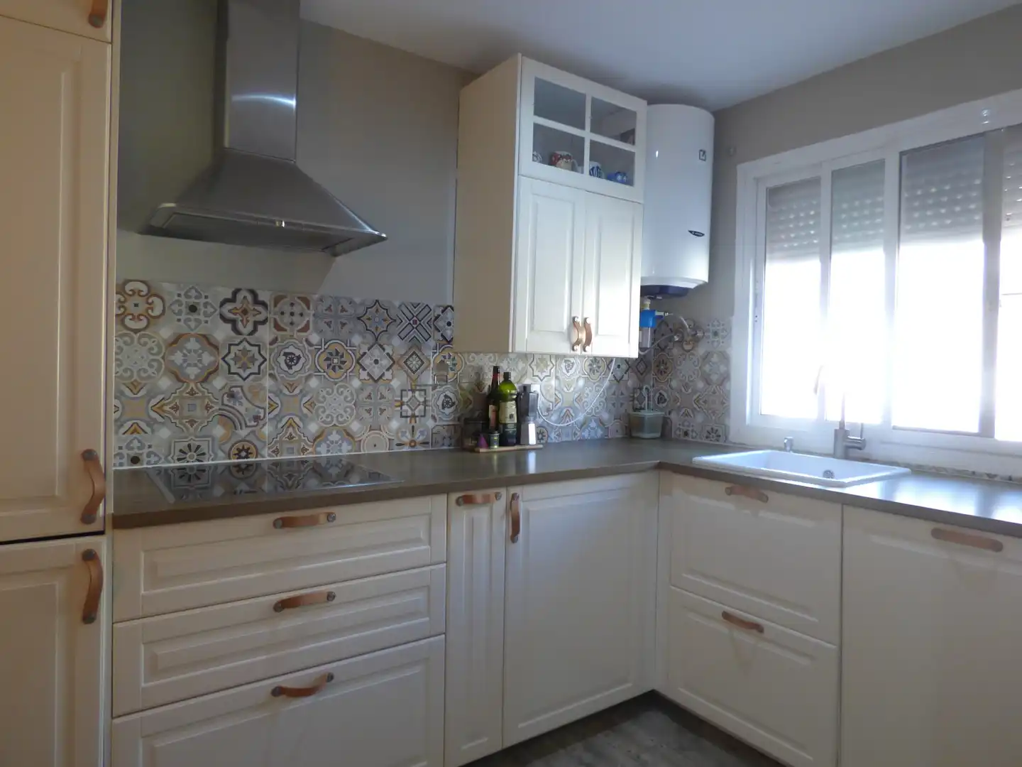 Kitchen of Detached homes for sale in Puerto Real  with Air Conditioner, Private garden and Community pool