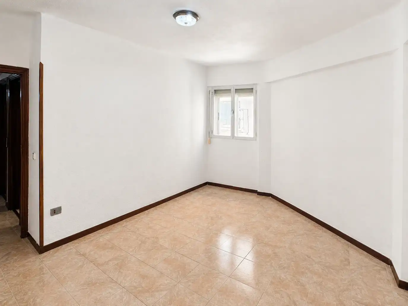 Dormitori de Apartament en venda en Madrid amb Aire condicionat i Terrassa