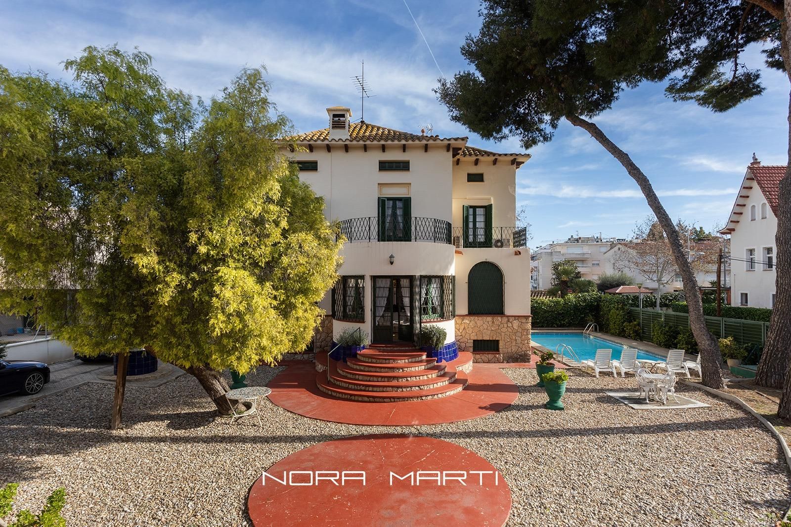 Vista exterior de Finca rústica en venda en Sitges amb Aire condicionat, Calefacció i Jardí privat