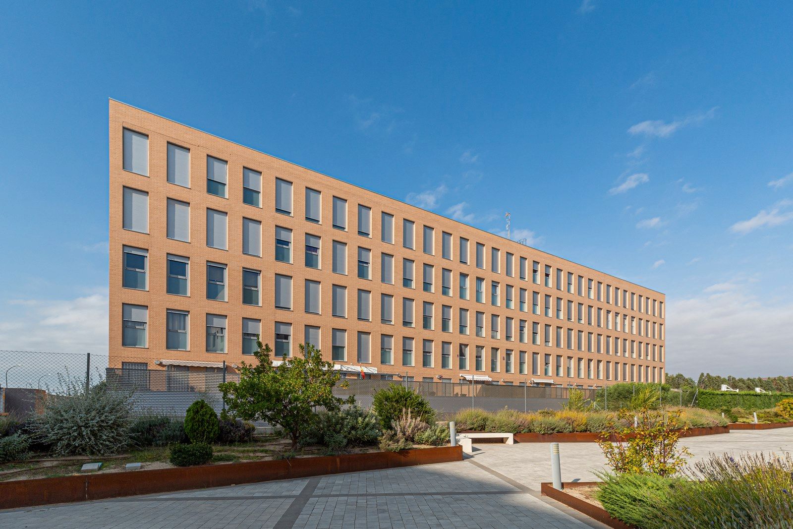 Exterior view of Flat to rent in Alcalá de Henares  with Parquet flooring and Storage room