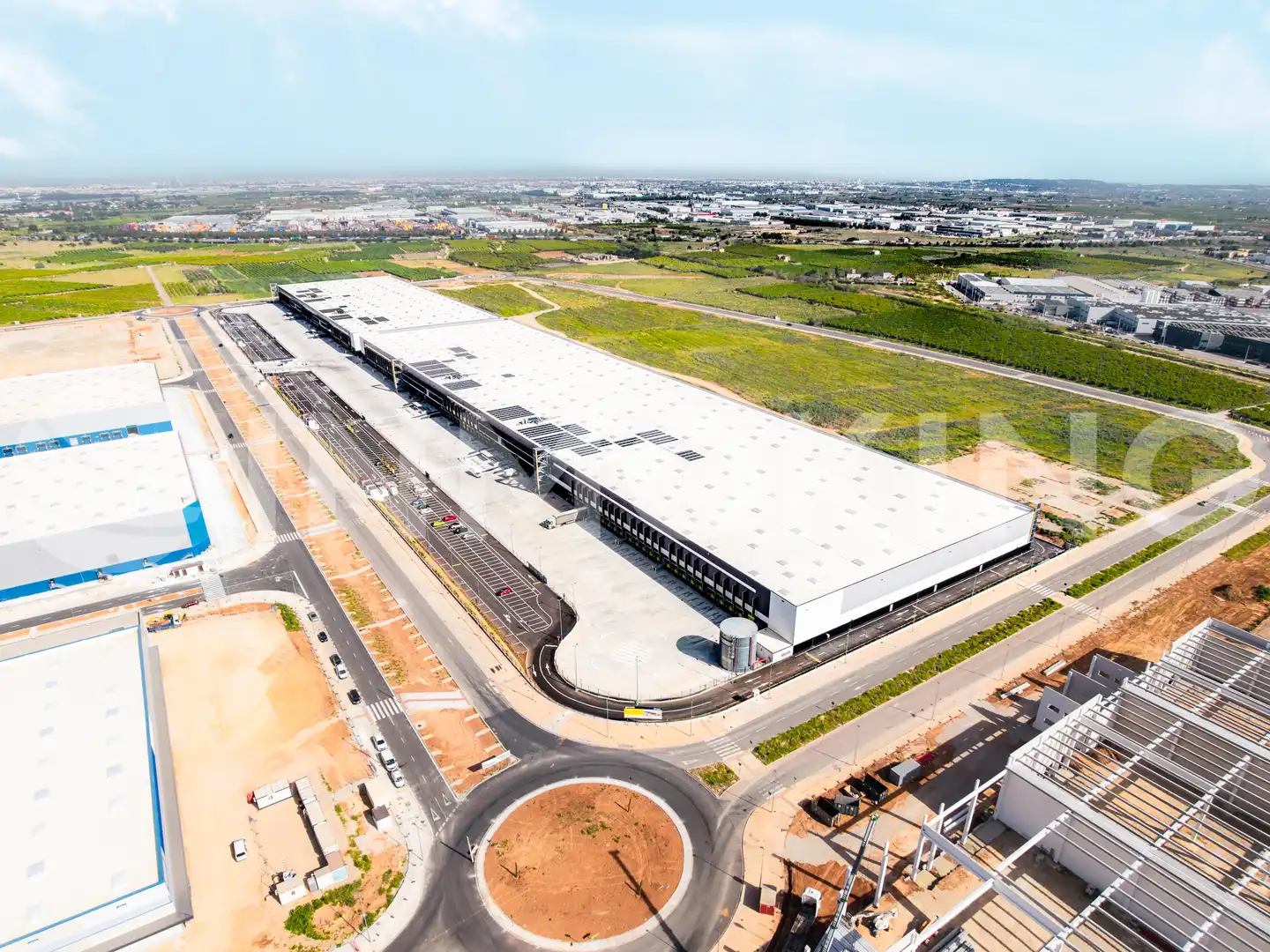 Vista exterior de Nave industrial de alquiler en Loriguilla con Alarma
