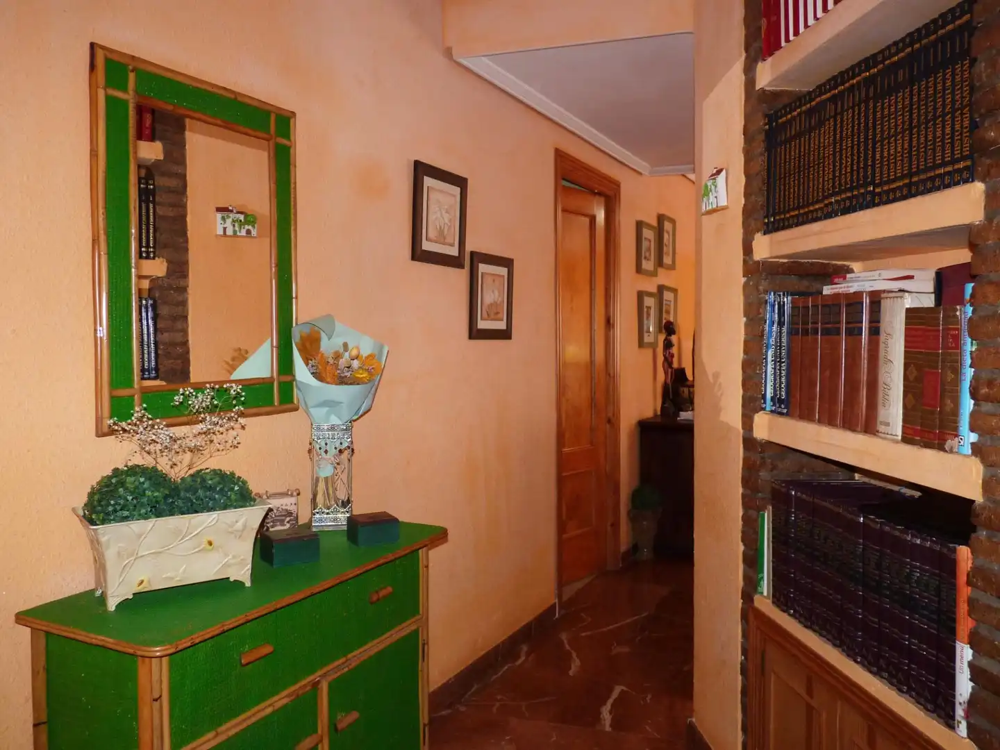 Flat for sale in  Sevilla Capital  with Air Conditioner and Storage room