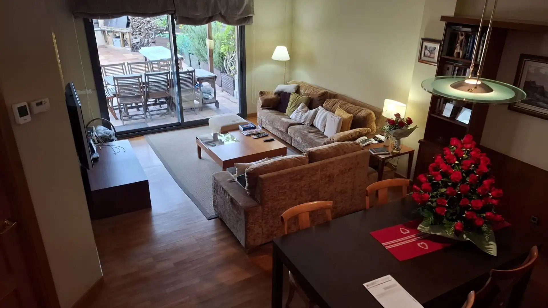 Sala de estar de Casa adosada en venta en Vallirana con Aire acondicionado, Calefacción y Terraza