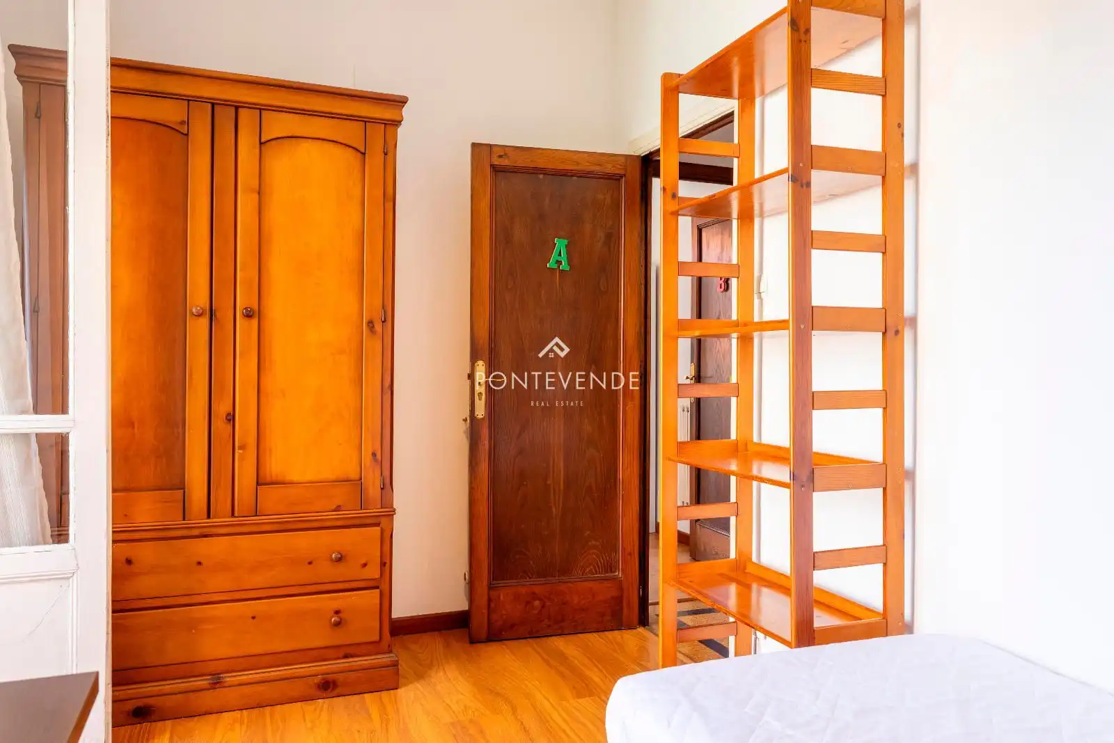 Bedroom of Flat for sale in Pontevedra Capital   with Heating, Terrace and Storage room