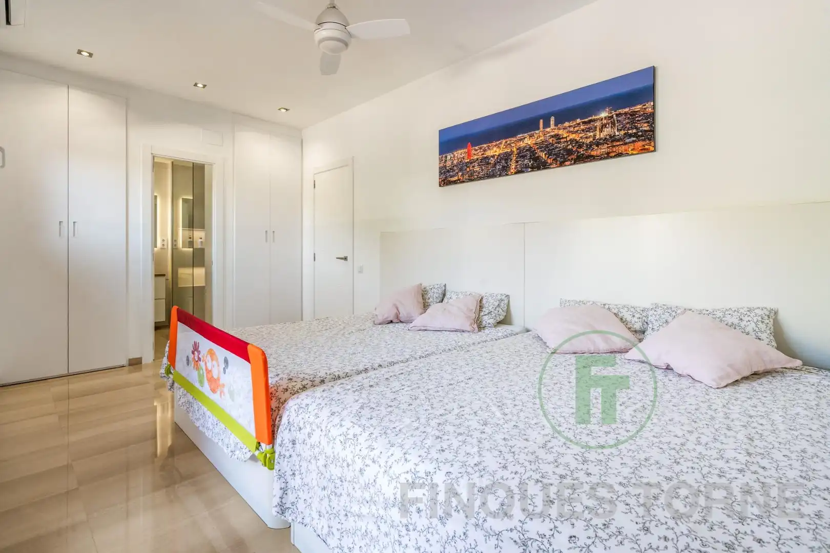 Dormitori de Casa o xalet en venda en Montcada i Reixac amb Aire condicionat, Jardí privat i Parquet