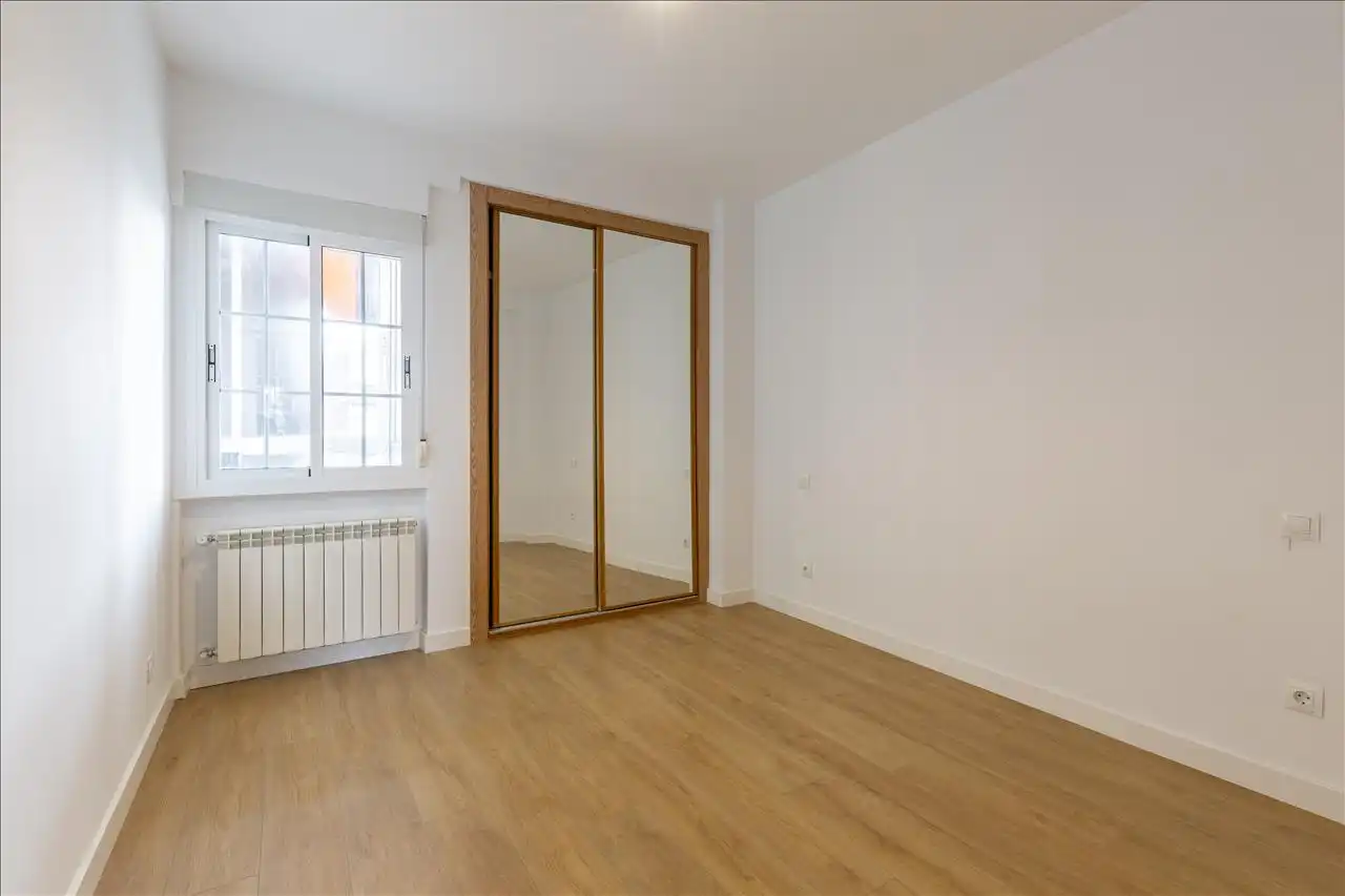 Habitación de Piso en venta en Madrid con Terraza