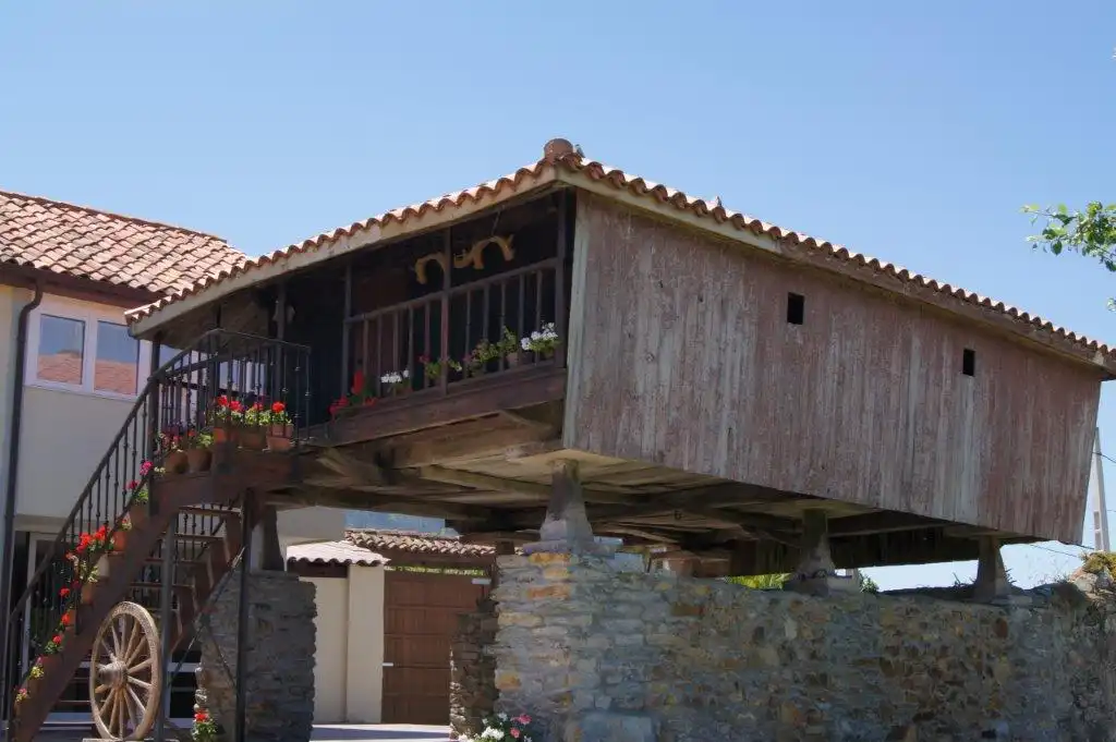 Vista exterior de Casa o chalet en venta en Muros de Nalón con Calefacción y Amueblado