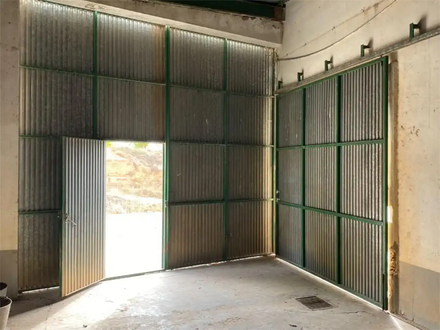 Industrial buildings for sale in Iniesta