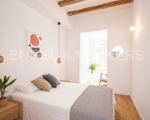 Dormitori de Apartament de lloguer en  Barcelona Capital amb Aire condicionat, Calefacció i Moblat