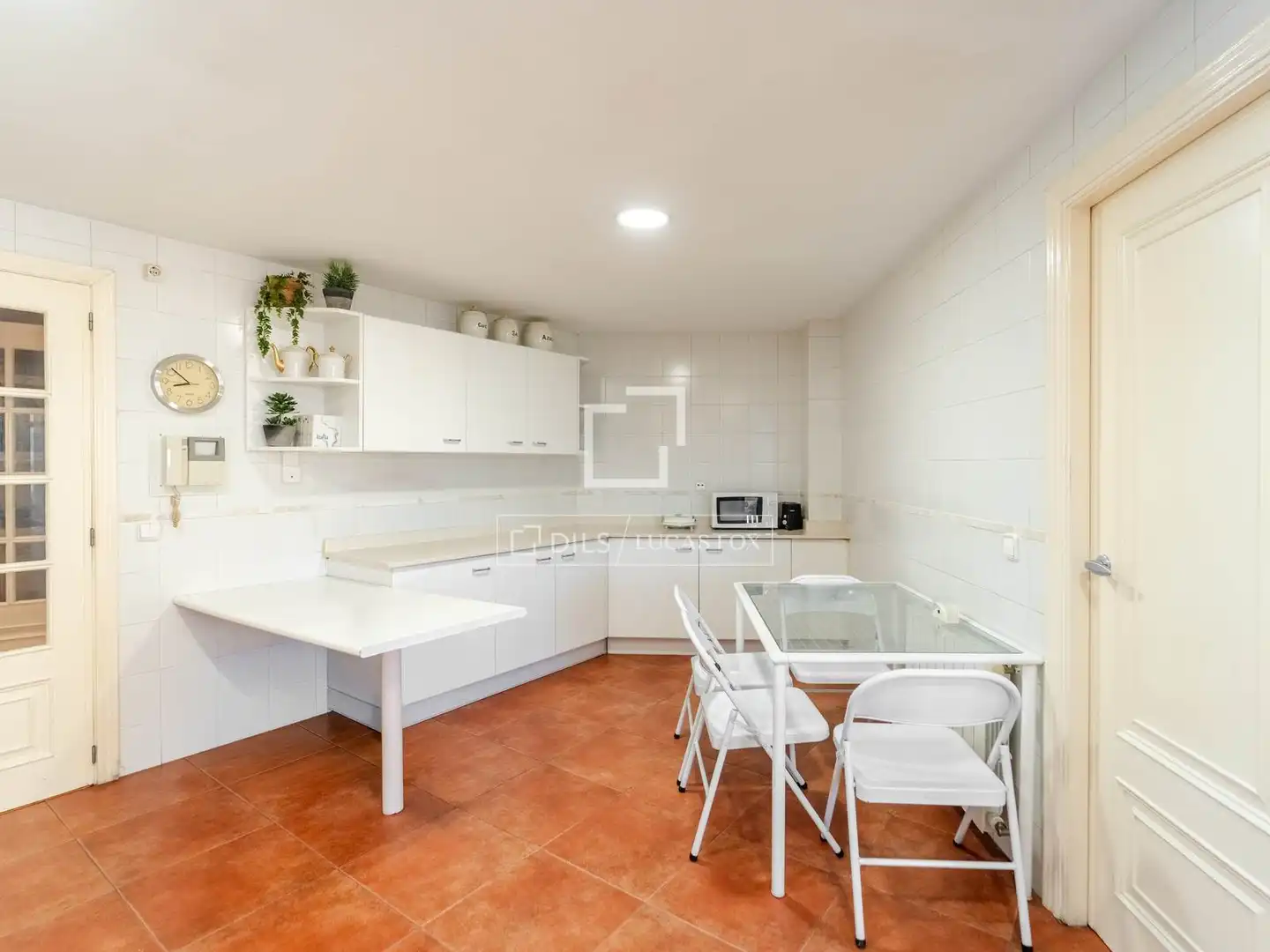 Kitchen of Flat for rent in El Pla del Real