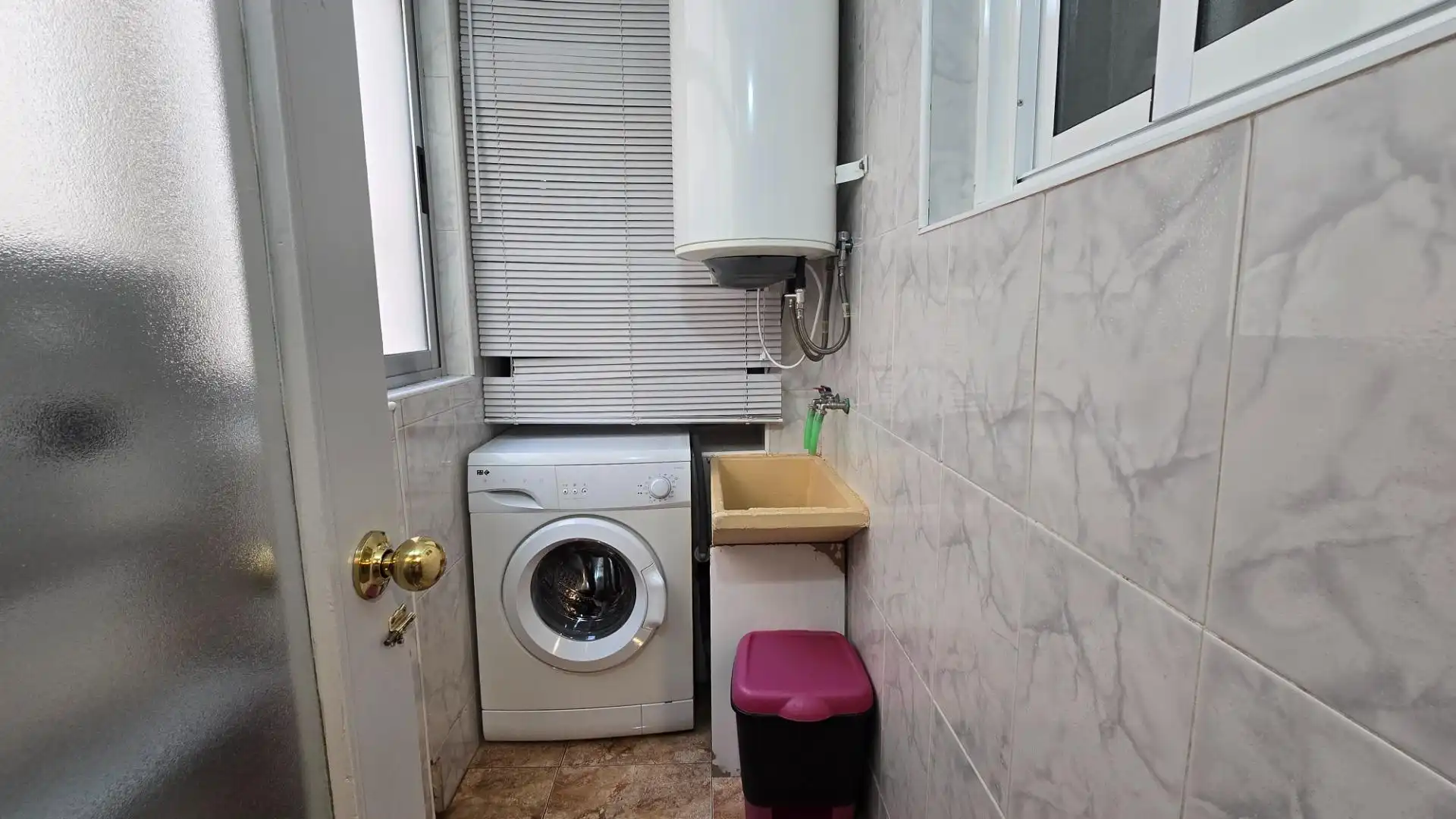 Bany de Pis en venda en Elche / Elx amb Aire condicionat, Terrassa i Moblat