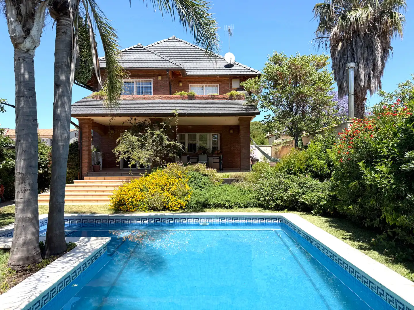 Detached house with pool for sale in Carrer de Josep Clarà