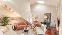 Living room of Flat to rent in  Madrid Capital  with Air Conditioner, Heating and Furnished