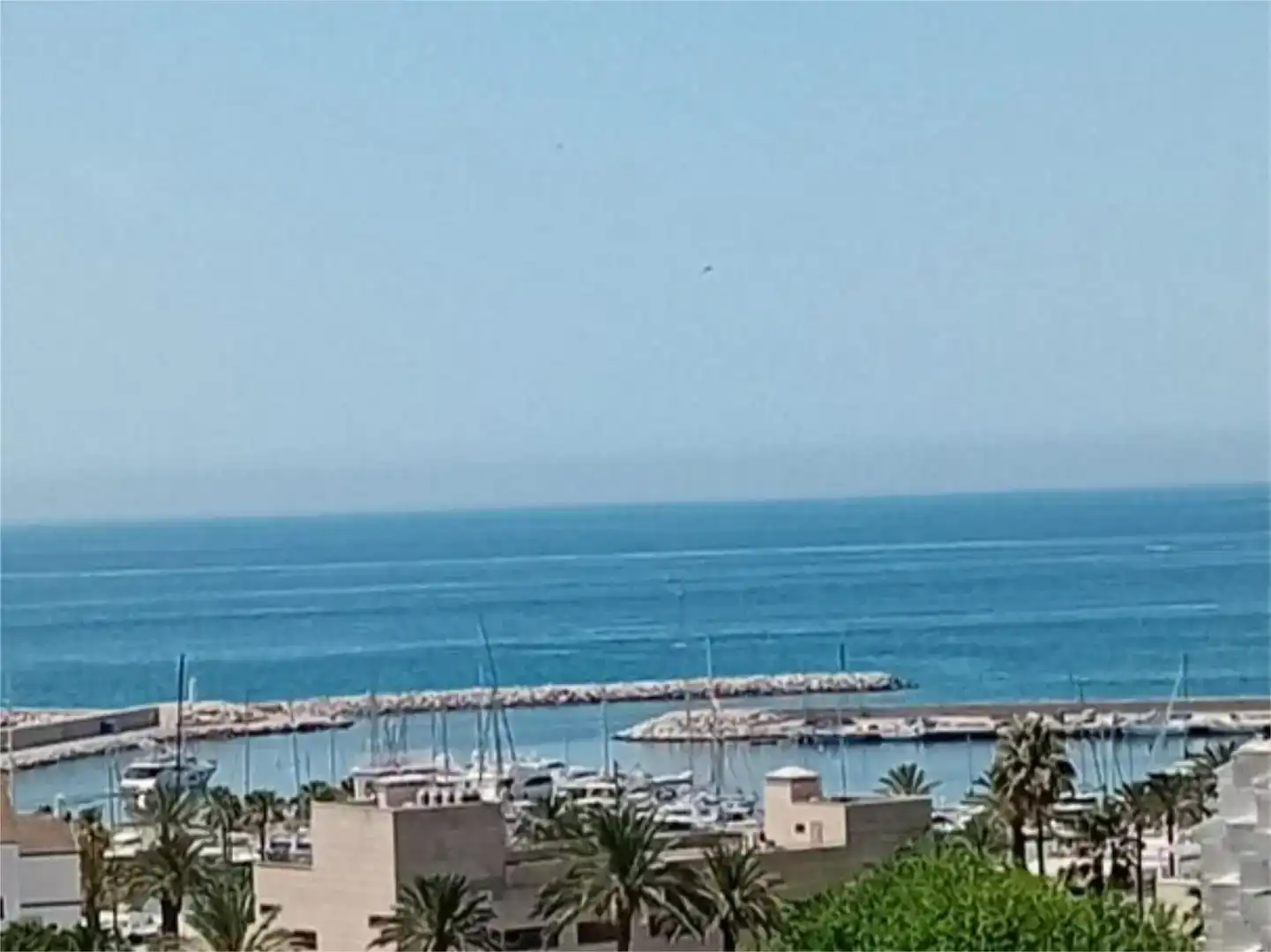 Außenansicht von Wohnung zur Miete in Estepona mit Klimaanlage, Abstellraum und Schwimmbad